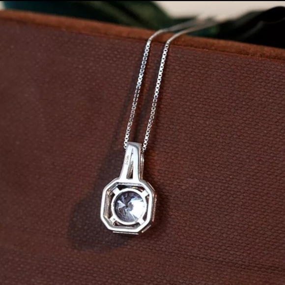 Cubic zirconia pendant necklace - Picture 4 of 5